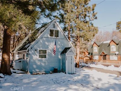 298 Holmes Ln, Sugarloaf, CA, 92386