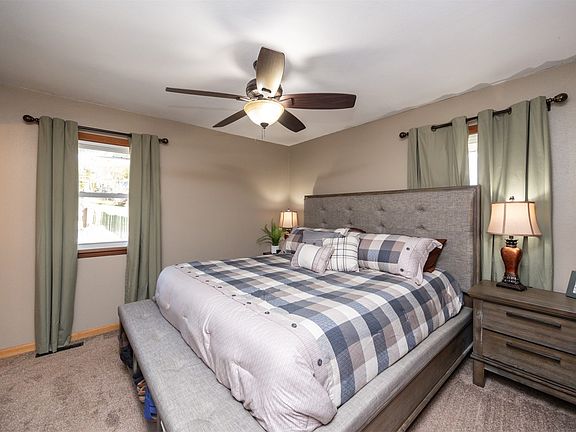 5th image of 15799 Bear Creek Rd