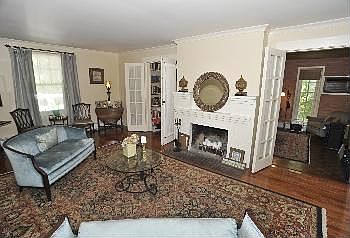 3rd image of 383 Hobart Ave