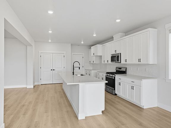 3rd image of 16915 SW Leaf Ln