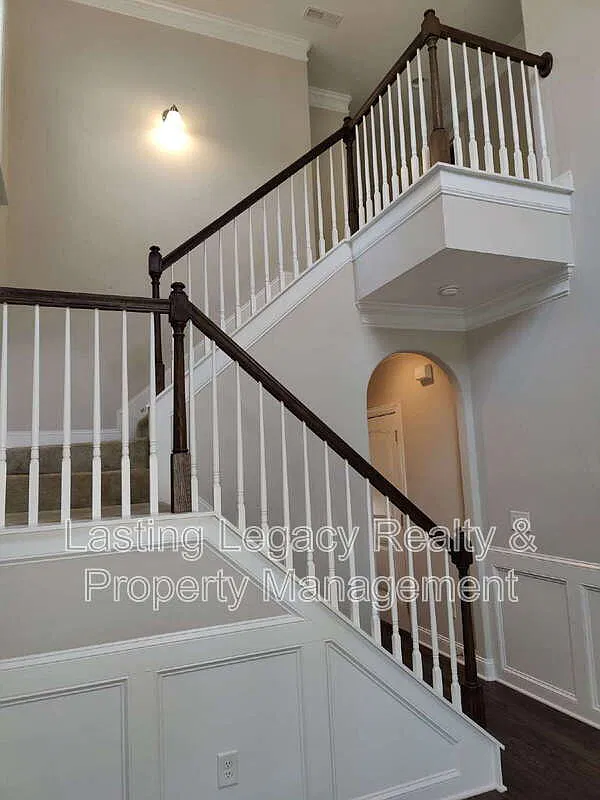 3 bed, 2.5 bath, $2,195 — Photo 4