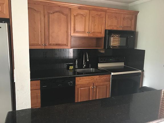 3rd image of 10905 N Kendall Dr #420