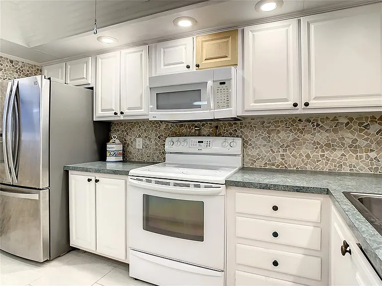 18304 Gulf Blvd #116 — Photo 12