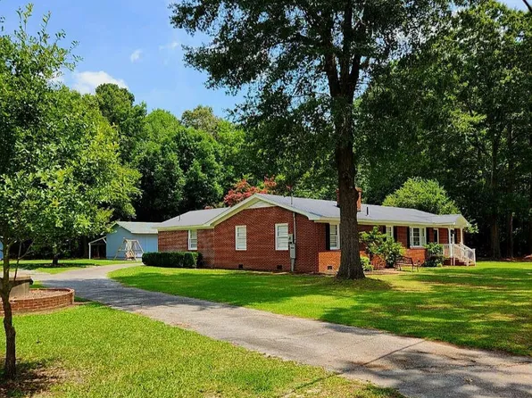 121 Old Moore Rd, Selma, NC 27576