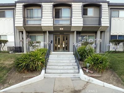 22050 Calvert St APT 13, Woodland Hills, CA, 91367