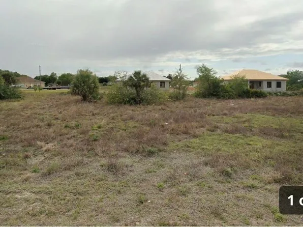 1933 Venice AVE N, LEHIGH ACRES, FL 33971