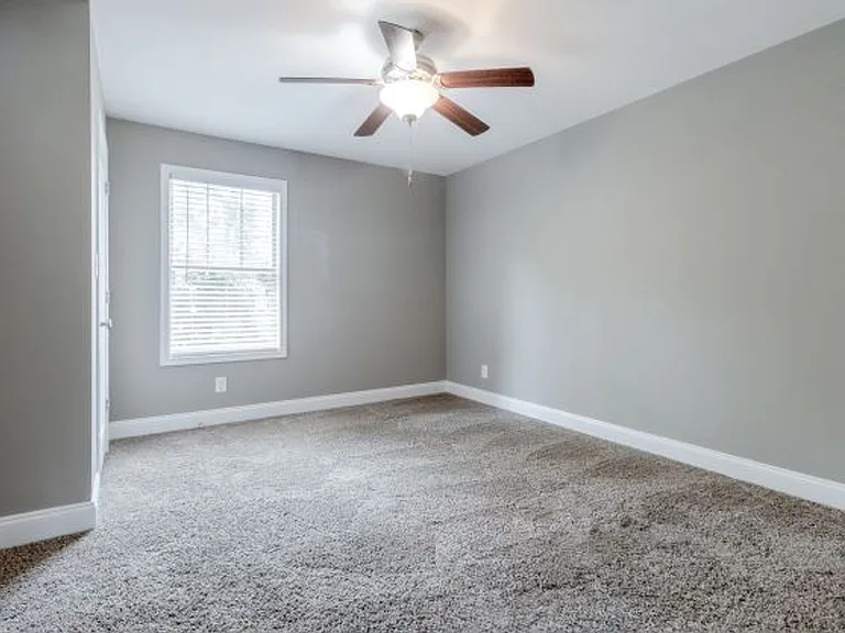 116 Hickory Grove — Photo 11