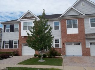 35 Clifford Cir, Somerset, NJ 08873