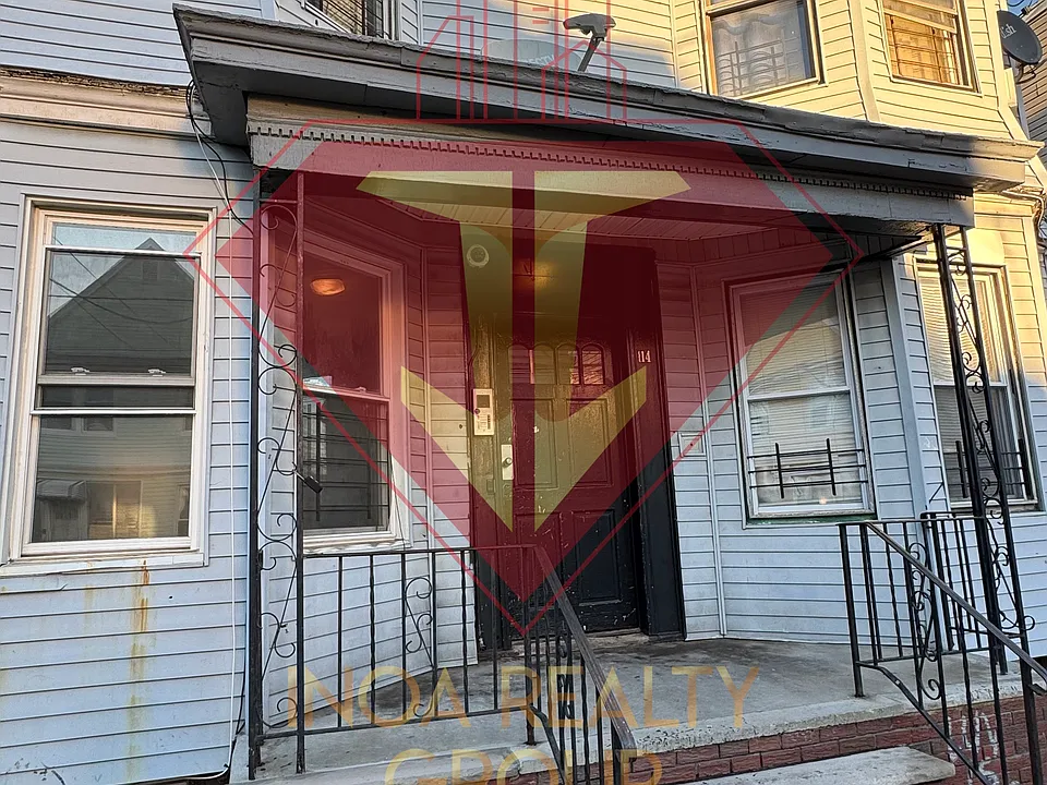 114 Woodlawn Ave #1L