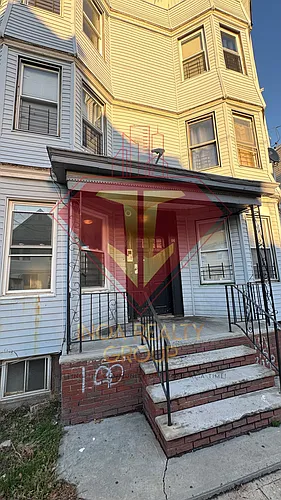 114 Woodlawn Ave #1L Photo 1
