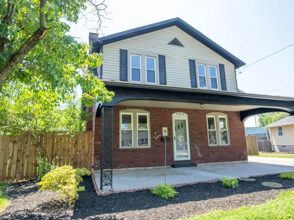 9 Oakwood Cir, Camp Hill, PA 17011