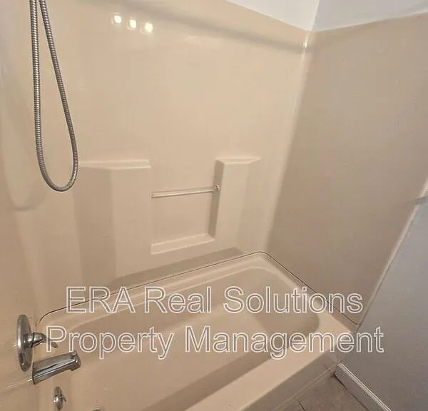 150 S Cypress Ave — Photo 19