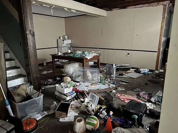 2nd image of 3728 Hood Ave