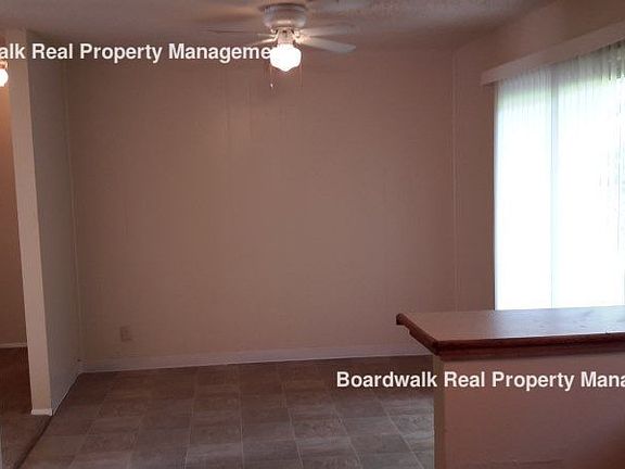 4th image of 9823 Salisbury Dr