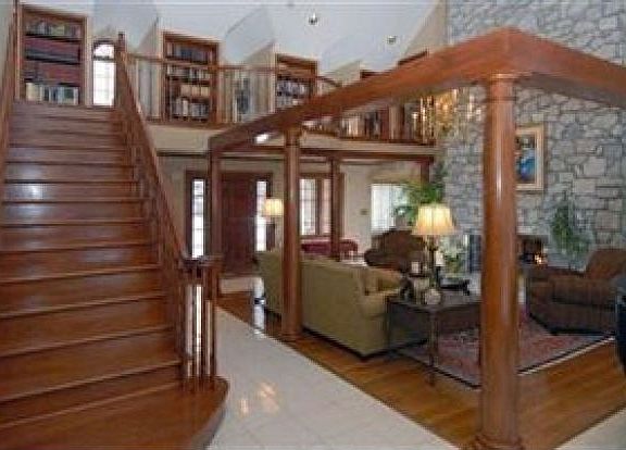 2nd image of 8145 Creekside Trce