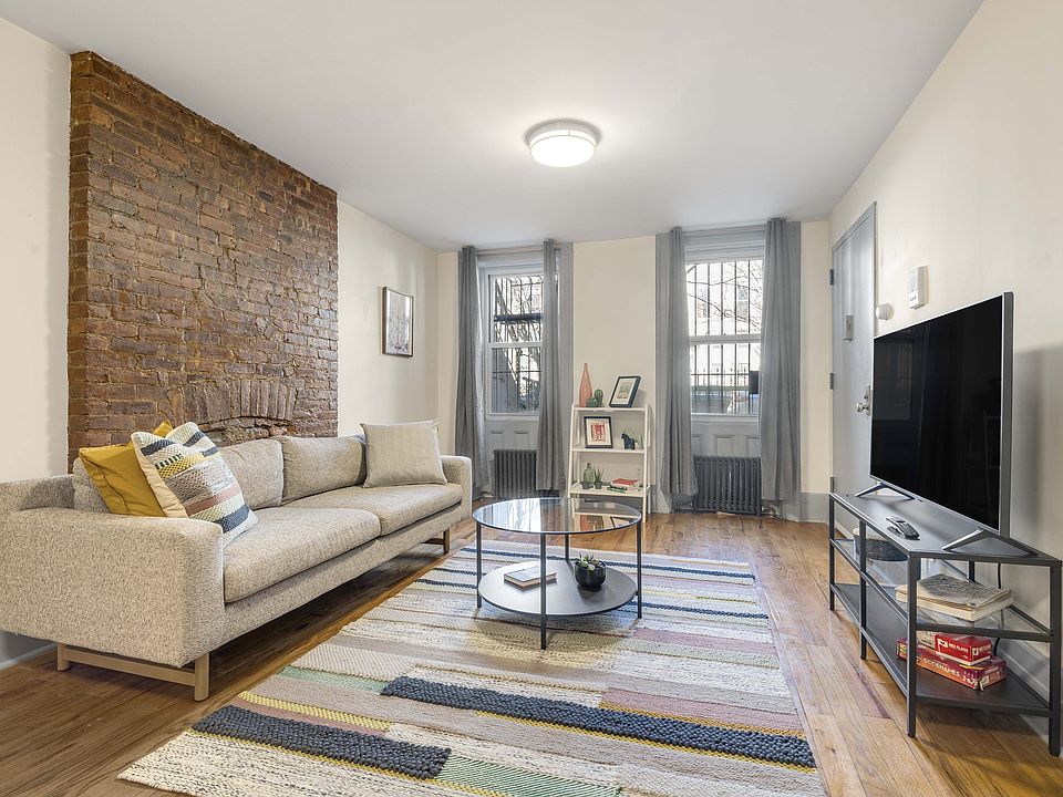 1st image of 346 Chauncey St #1
