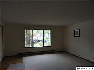 4th image of 516 21st St NE