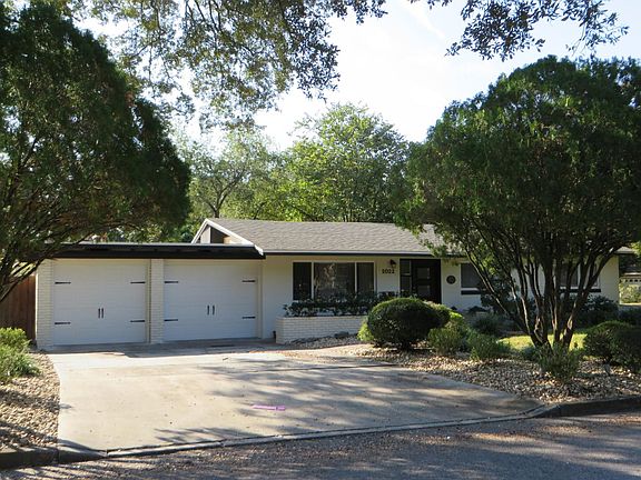 2nd image of 2022 Mount Vernon St