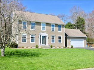 52 Timber Ridge Rd, Pawcatuck, CT 06379