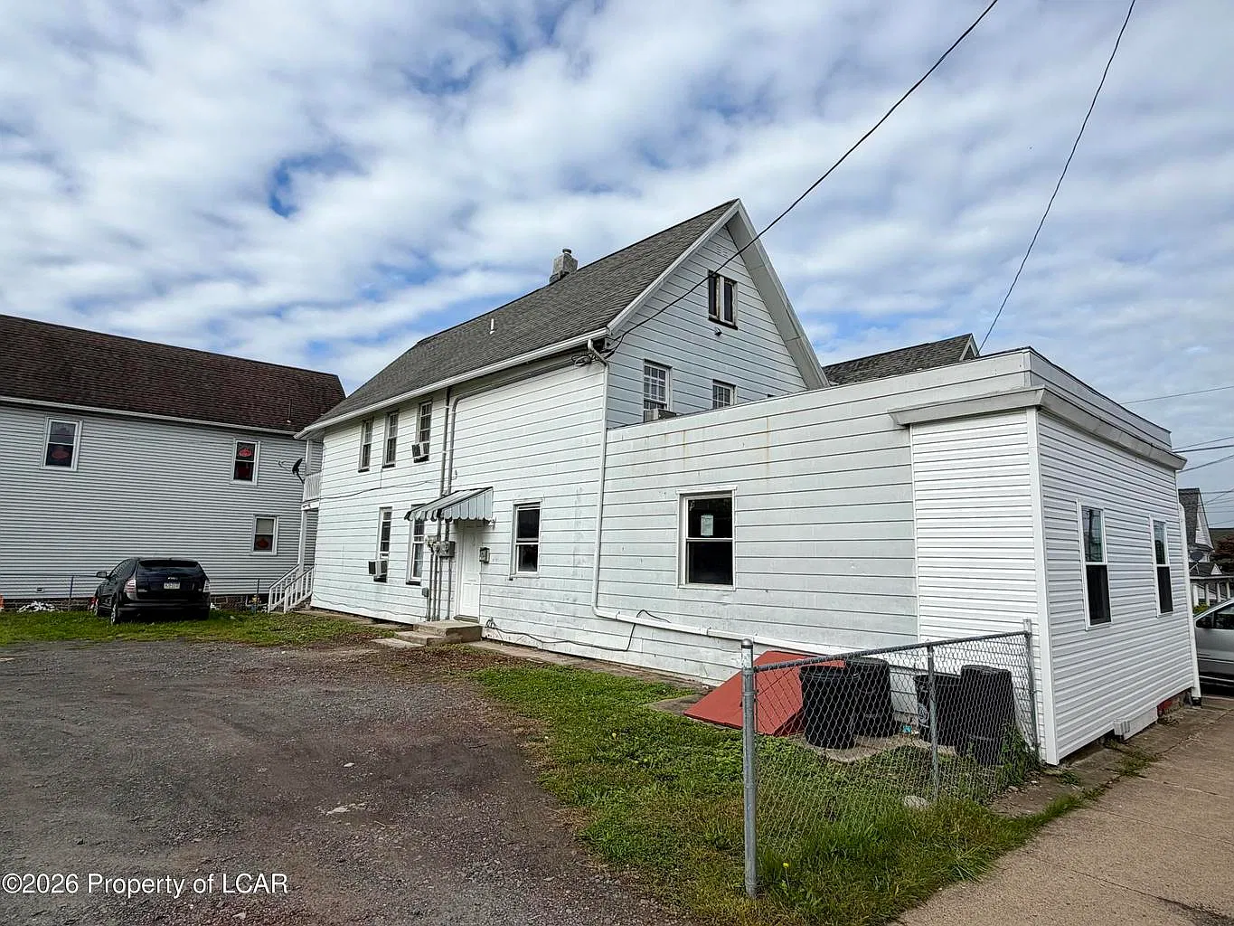 2 bed, 1.5 bath, 1200 sqft, $1,100 — Photo 1