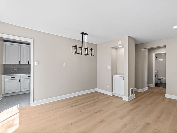 5th image of 1910 Cherry Ln APT 124