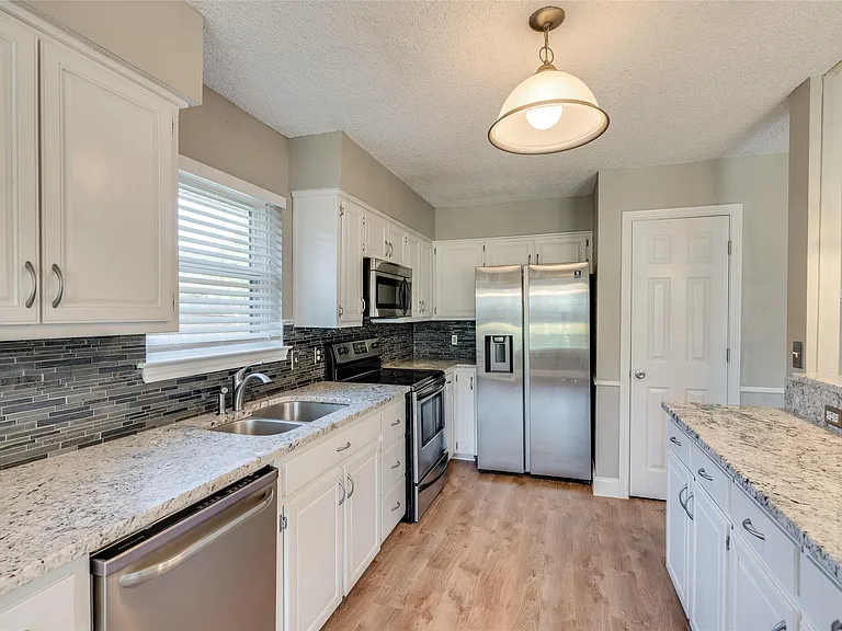 3104 Steve Dr — Photo 12