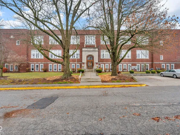 111 S Spring St APT G6, Greencastle, IN 46135