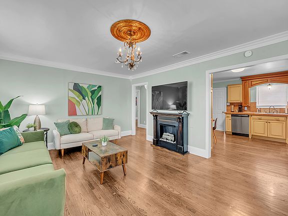 3rd image of 2301 North Dr