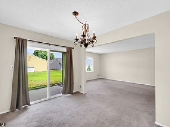 2nd image of 11 Reef Pl