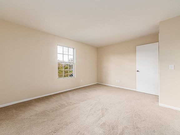 5th image of 2064 Park Run Dr APT D