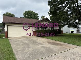 1361 E Gretna St, Springfield, MO 65804