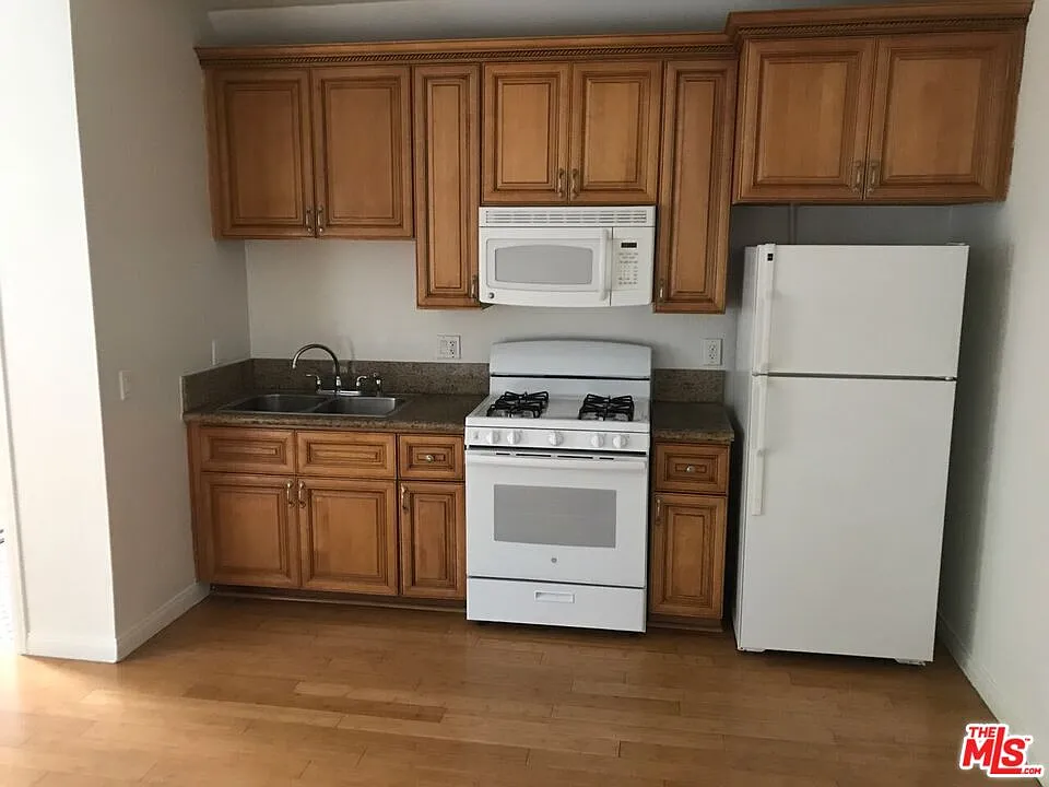 1 bed, 1.0 bath, 771 sqft, $1,700 — Photo 2