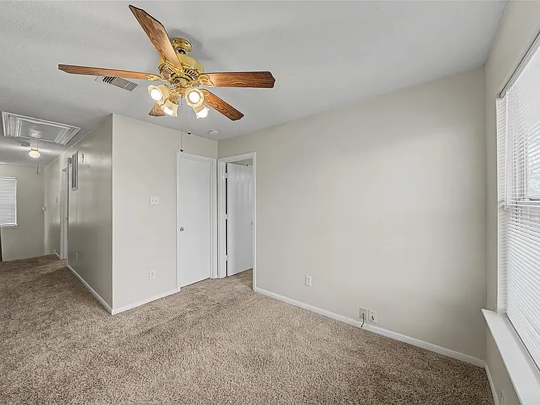 1111 Auburn View Ln — Photo 20