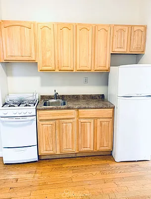 Rented by City Connections Realty | media 3