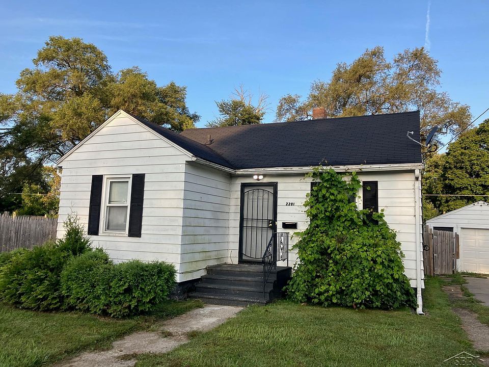 1st image of 2201 Robinwood Ave