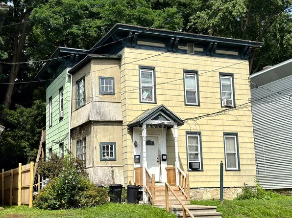 22 Van Derveer Street, Amsterdam, NY 12010