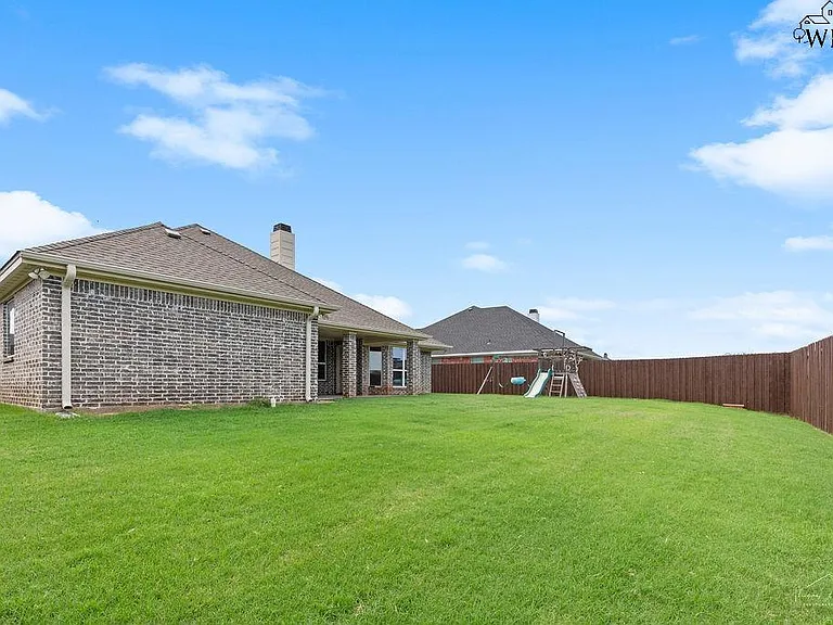 4815 Falcon Crest Blvd — Photo 23