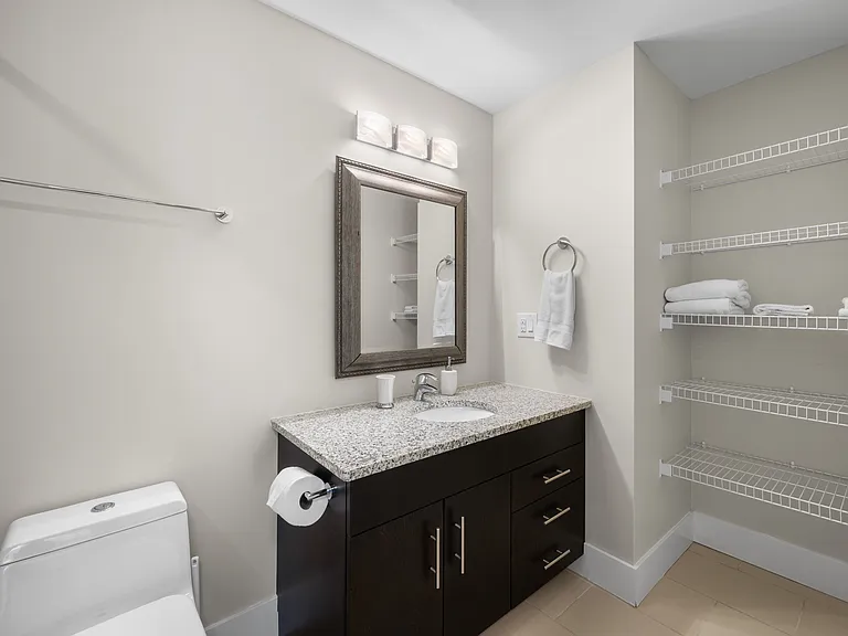 15 Kings Wharf Pl #206 — Photo 13