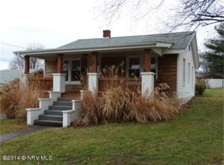 961 Locust St, Pulaski, VA 24301