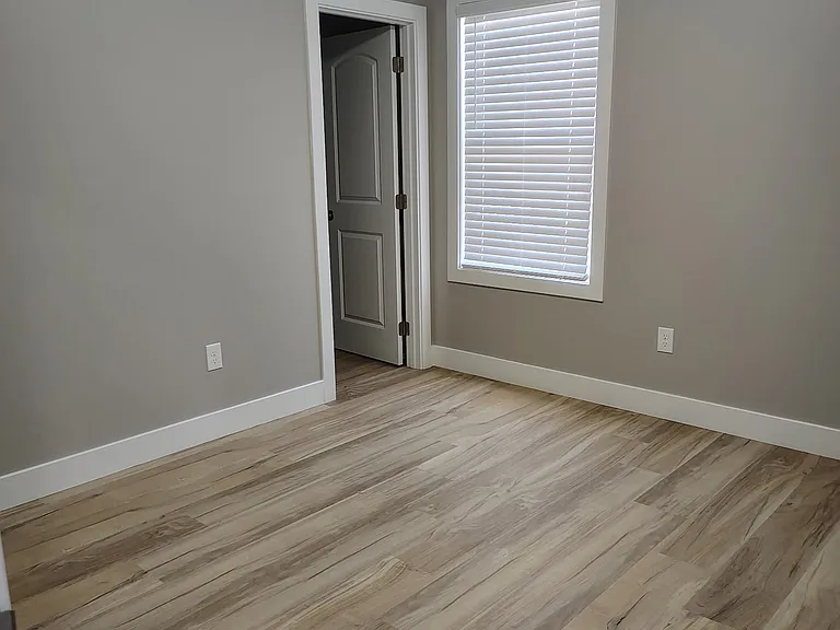 821 SE Hackberry Dr — Photo 8