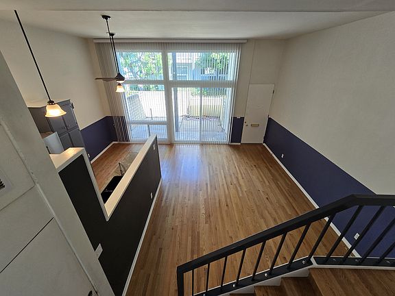 2nd image of 328 N Clybourn Ave