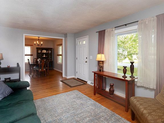 4th image of 4 Cornell Ave