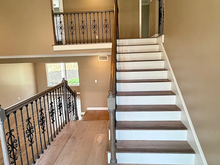 2229 E Chesterton St — Photo 6
