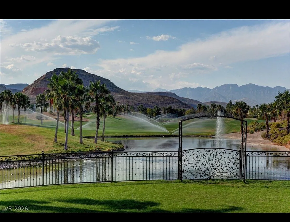4 bed, 2405 sqft, $2,600 — Photo 3