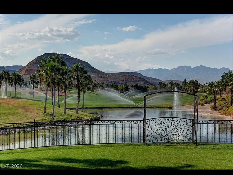 527 Newberry Springs Dr — Photo 3