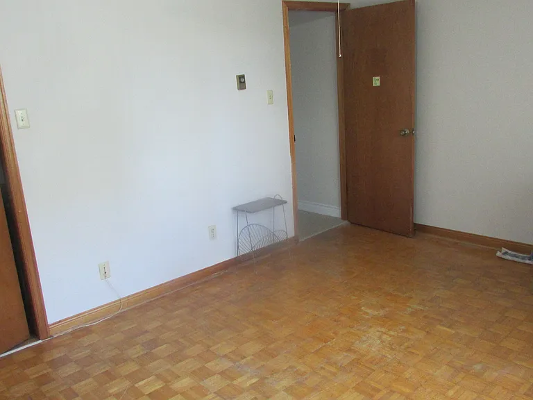 24A Roncesvalles Ave #3 — Photo 16