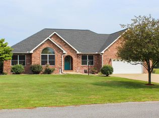 9 Willow Way, Brighton, IL 62012