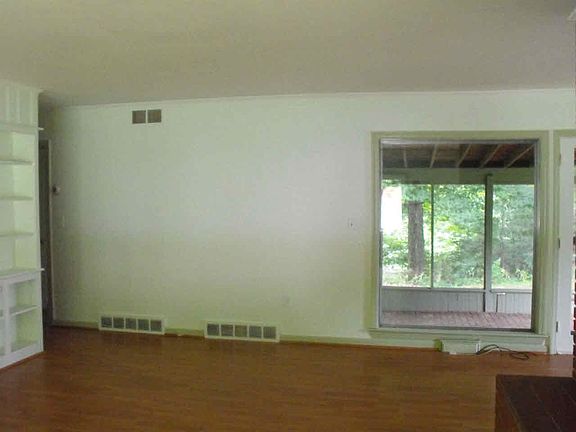 4th image of 7 Tanhouse Woods Rd