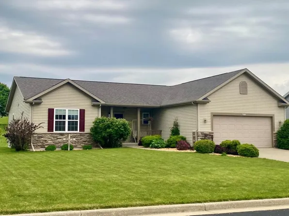 N8213 Woody LANE, Ixonia, WI 53036