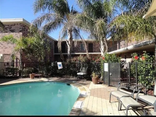 402 Post Office St APT 107, Galveston, TX 77550